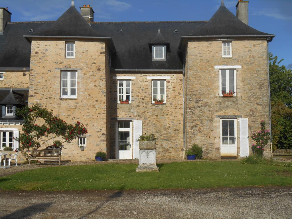 Au Presbytere De Dagmar Erbree Exterior photo