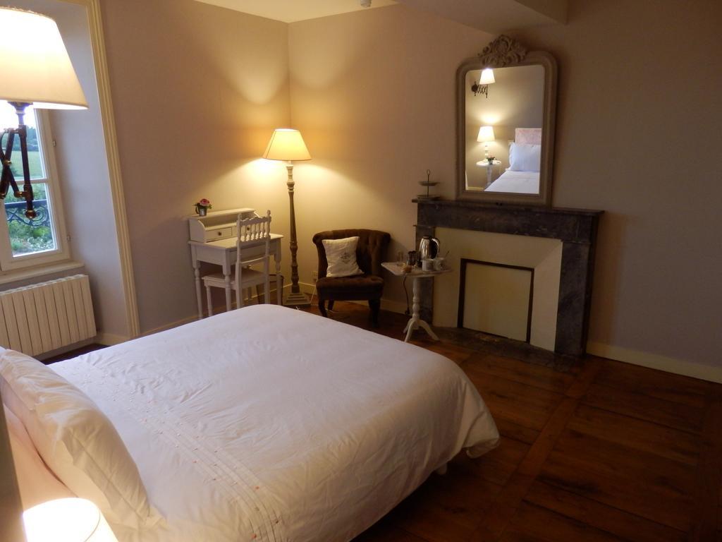 Au Presbytere De Dagmar Erbree Room photo