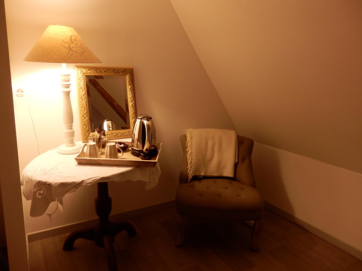 Au Presbytere De Dagmar Erbree Room photo
